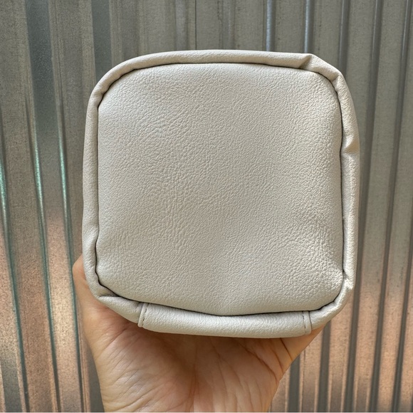 Soft Travel Jewelry Case with Embroidered Initial “D” - Picture 5 of 11